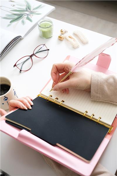 Kişiye Özel Pembe Organizer Haftalık Planlayıcı Tarihsiz Defter 