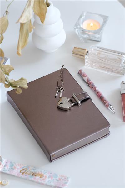 Kişiye Özel Platin Kalp Kilitli Defter