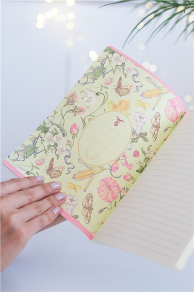 Kişiye Özel Vintage Çiçek ve Kelebek Desenli A5 Çizgili Defter