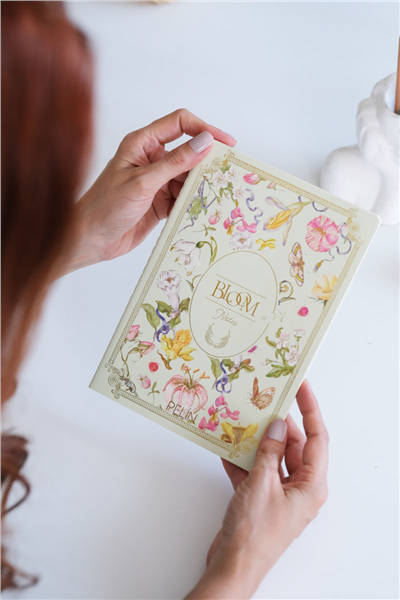 Kişiye Özel Vintage Çiçek ve Kelebek Desenli A5 Çizgili Defter