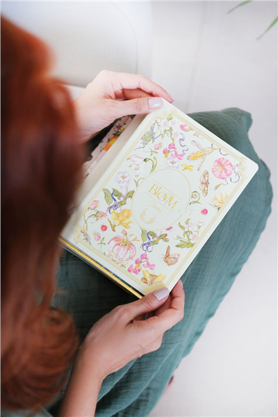 Kişiye Özel Vintage Çiçek ve Kelebek Desenli A5 Çizgili Defter