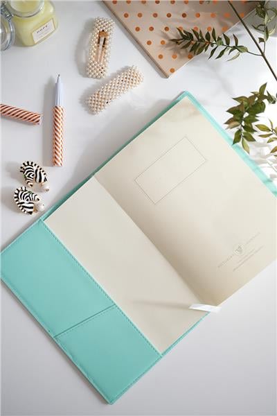 Kişiye Özel Yeşil Deri Geçme Kapaklı Defter