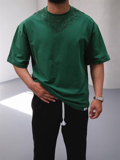 NAKIŞ İŞLEMELİ OVERSİZE YEŞİL TİŞÖRT