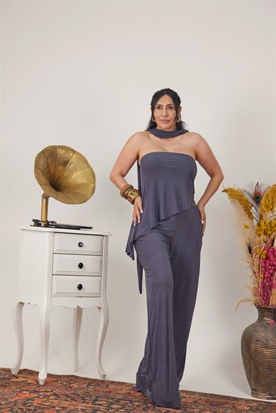 Asimetrik Kesim Fular Detaylı Bluz & Pantolon Takım 