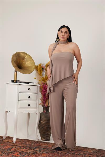 Asimetrik Kesim Fular Detaylı Bluz & Pantolon Takım 