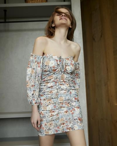 Çiçek Desenli Mini Elbise