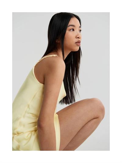 Degaje Yaka Diz Üstü Saten Elbise