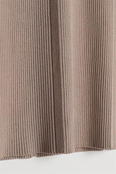 Kolsuz Vatkalı Elbise Bej Renk