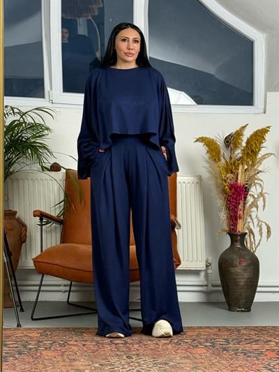 Pelerin Formlu Giy-Çık Takım