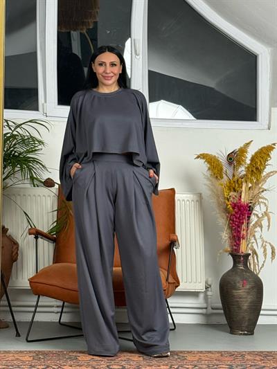 Pelerin Formlu Giy-Çık Takım