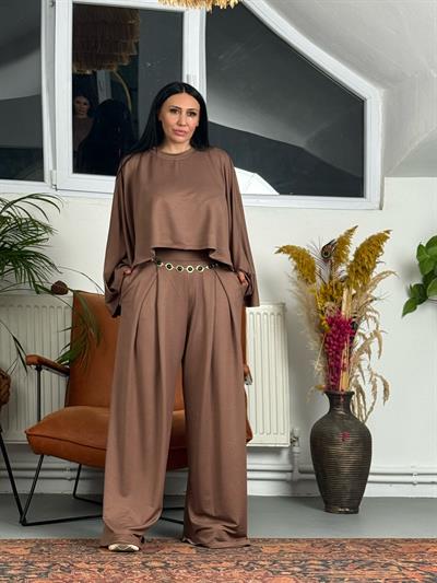 Pelerin Formlu Giy-Çık Takım