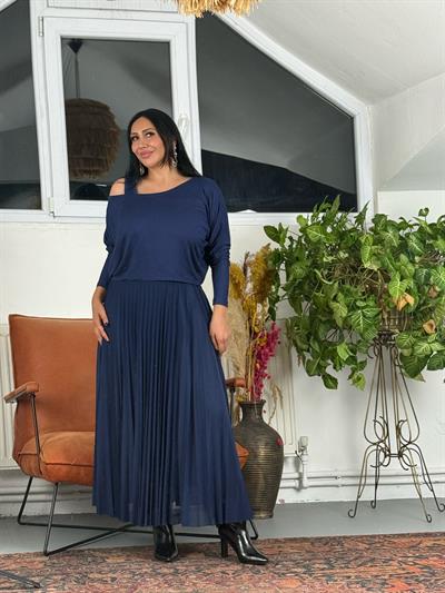 Pliseli Askılı Elbise & Yarasa Kol Bluz Takım