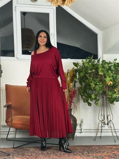 Pliseli Askılı Elbise & Yarasa Kol Bluz Takım