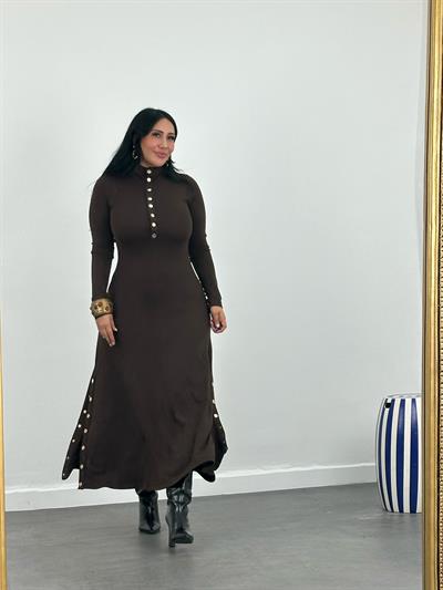 Yırtmaçlı Çıtçıt Detaylı Çilek Triko Elbise