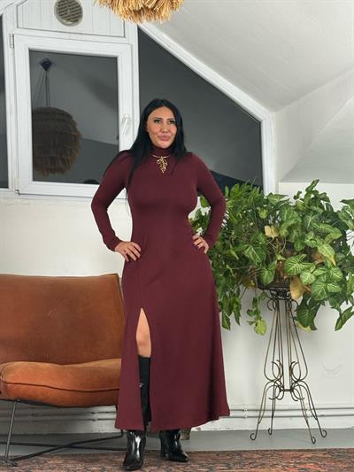 Yırtmaçlı Triko Elbise