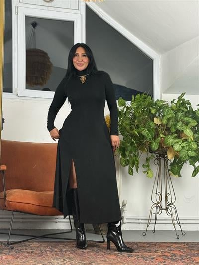 Yırtmaçlı Triko Elbise