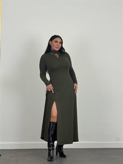 Yırtmaçlı Triko Elbise