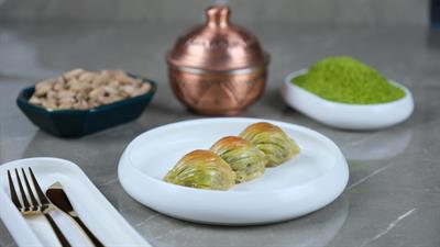 Fıstıklı Midye Baklava