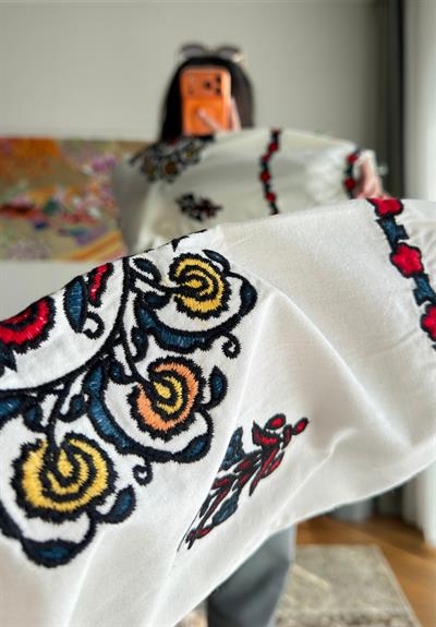  Emisa Nakış Detaylı Bluz 