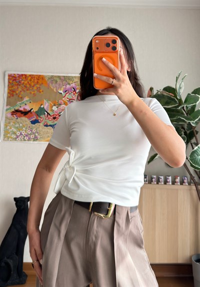 Asira Yan Bağlamalı T-Shirt Ekru