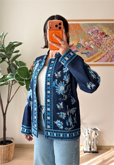 Çiçek Nakışlı Denim Ceket