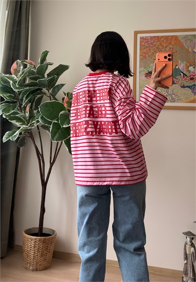 Çizgili Sırt Yazı Baskılı Oversize Sweatshirt Pembe