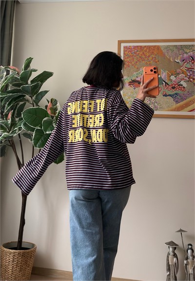 Çizgili Sırt Yazı Baskılı Oversize Sweatshirt Bordo