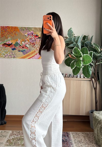 Dantel Detaylı Pantolon Beyaz