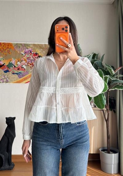 Eri Dantel Detaylı Bluz Beyaz