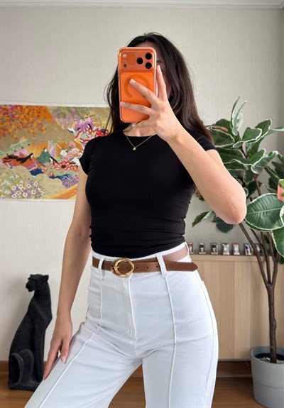 Geniş Bisiklet Yaka Crop T-Shirt Siyah