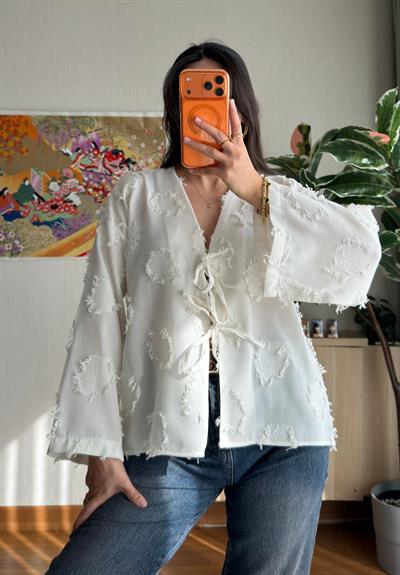 Kiku Püsküllü Bağlamalı Kimono Beyaz