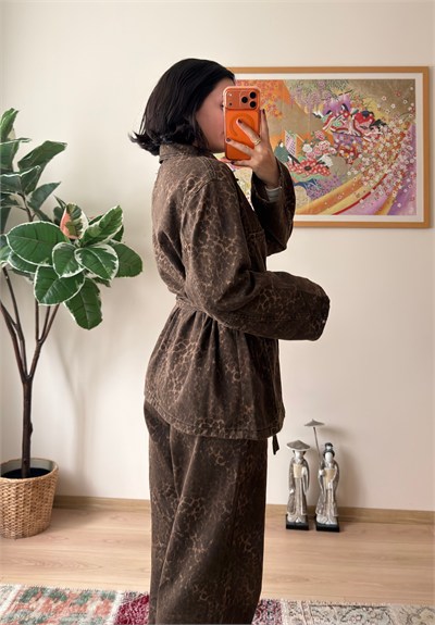 Leopar Desenli Kuşaklı Gabardin Ceket