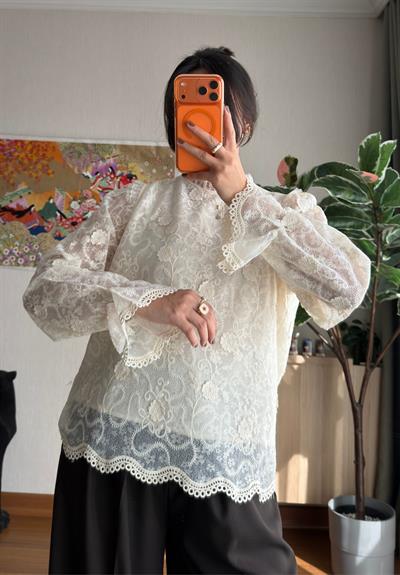 Rihaku Dantel Detaylı Bluz