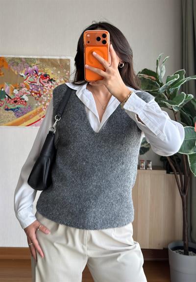 Sara V Yaka Süveter Füme