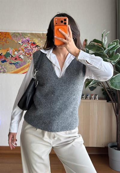 Sara V Yaka Süveter Füme