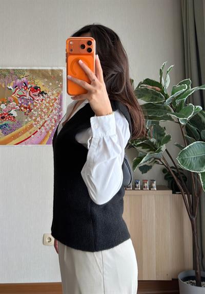 Sara V Yaka Süveter Siyah