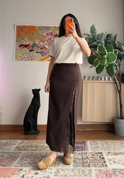 Sarina Dantel Yırtmaçlı Etek Kahve