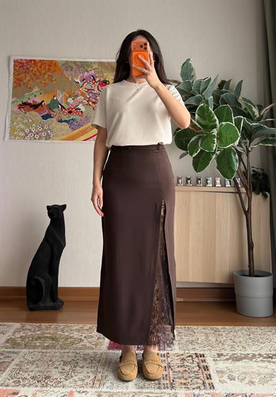 Sarina Dantel Yırtmaçlı Etek Kahve