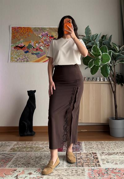 Sarina Dantel Yırtmaçlı Etek Kahve