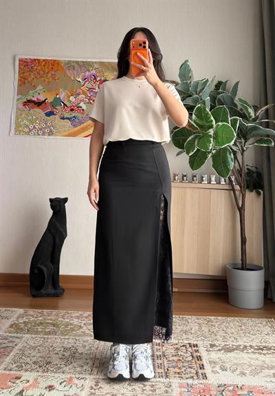 Sarina Dantel Yırtmaçlı Etek Siyah