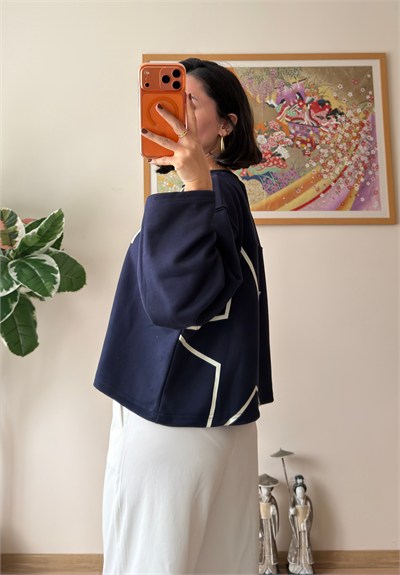Sırtı Yıldız Baskılı Üç İplik Oversize Sweatshirt Lacivert