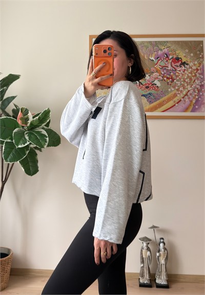 Sırtı Yıldız Baskılı Üç İplik Oversize Sweatshirt Gri