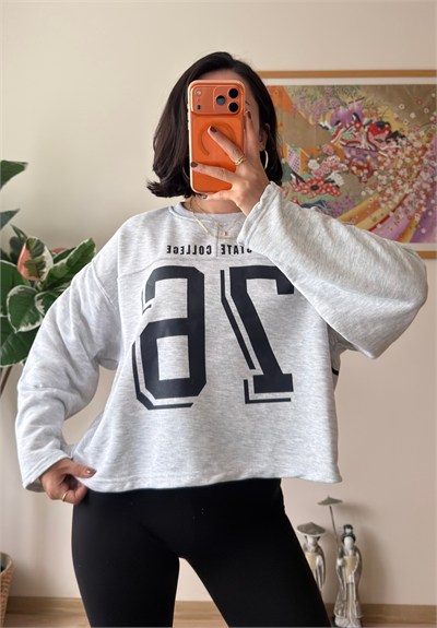 Sırtı Yıldız Baskılı Üç İplik Oversize Sweatshirt Gri