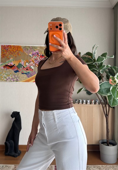 Swey Kare Yaka T-Shirt Kahve