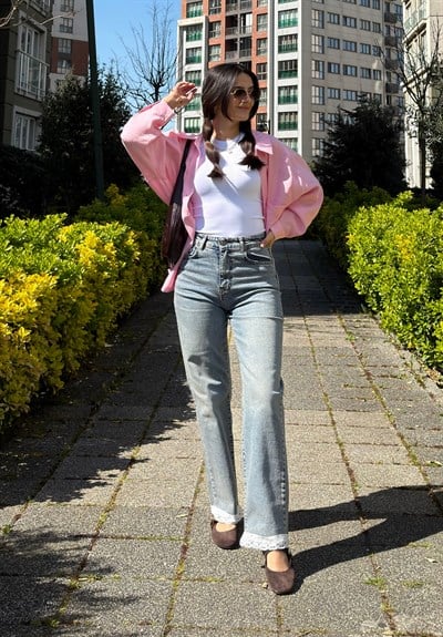 Uika Dantel Detaylı Jean