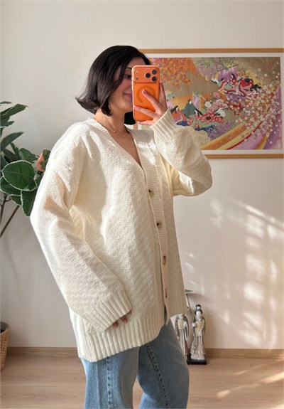 V Yaka Düğmeli Oversize Uzun Hırka Ekru