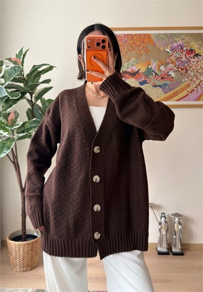 V Yaka Düğmeli Oversize Uzun Hırka Kahve