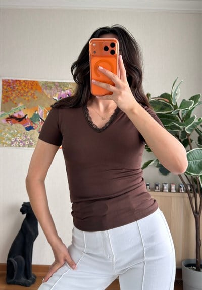V Yaka Kısa Kol T-Shirt Kahve