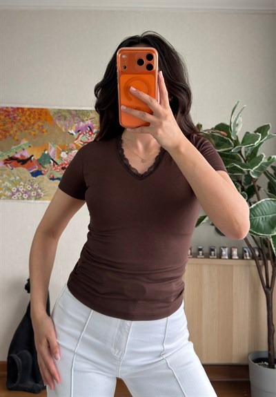 V Yaka Kısa Kol T-Shirt Kahve