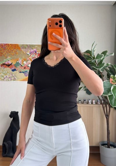 V Yaka Kısa Kol T-Shirt Siyah